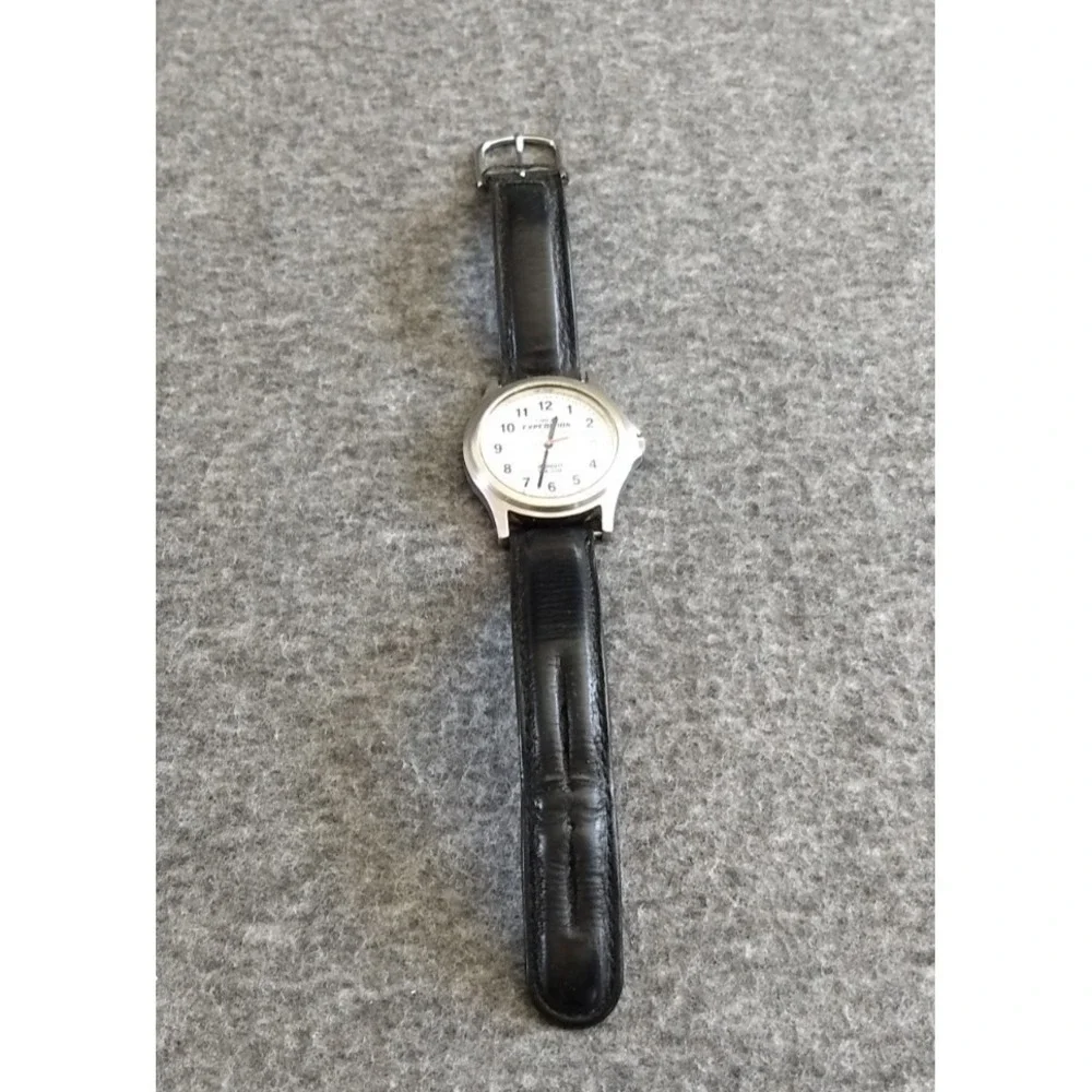 Timex Indiglo Expedition Watch White Dial Stainless Back Red Second Hand‎ Date
